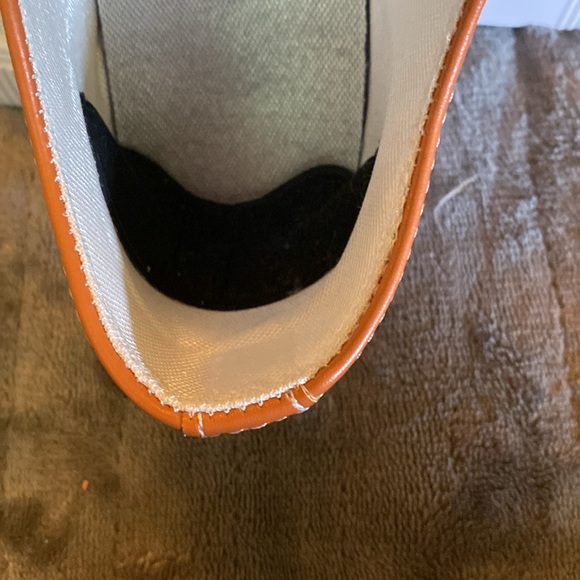 No name sneakers. - Picture 5 of 5